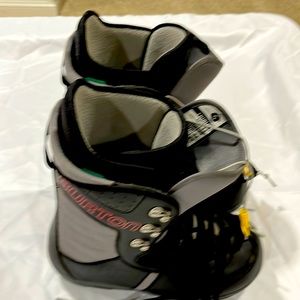Burton Tribute Snowboard boots size 11 excellent condition worn twice